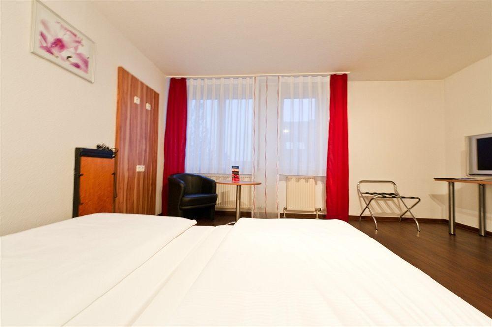 Hotel Domino Štutgart Exteriér fotografie