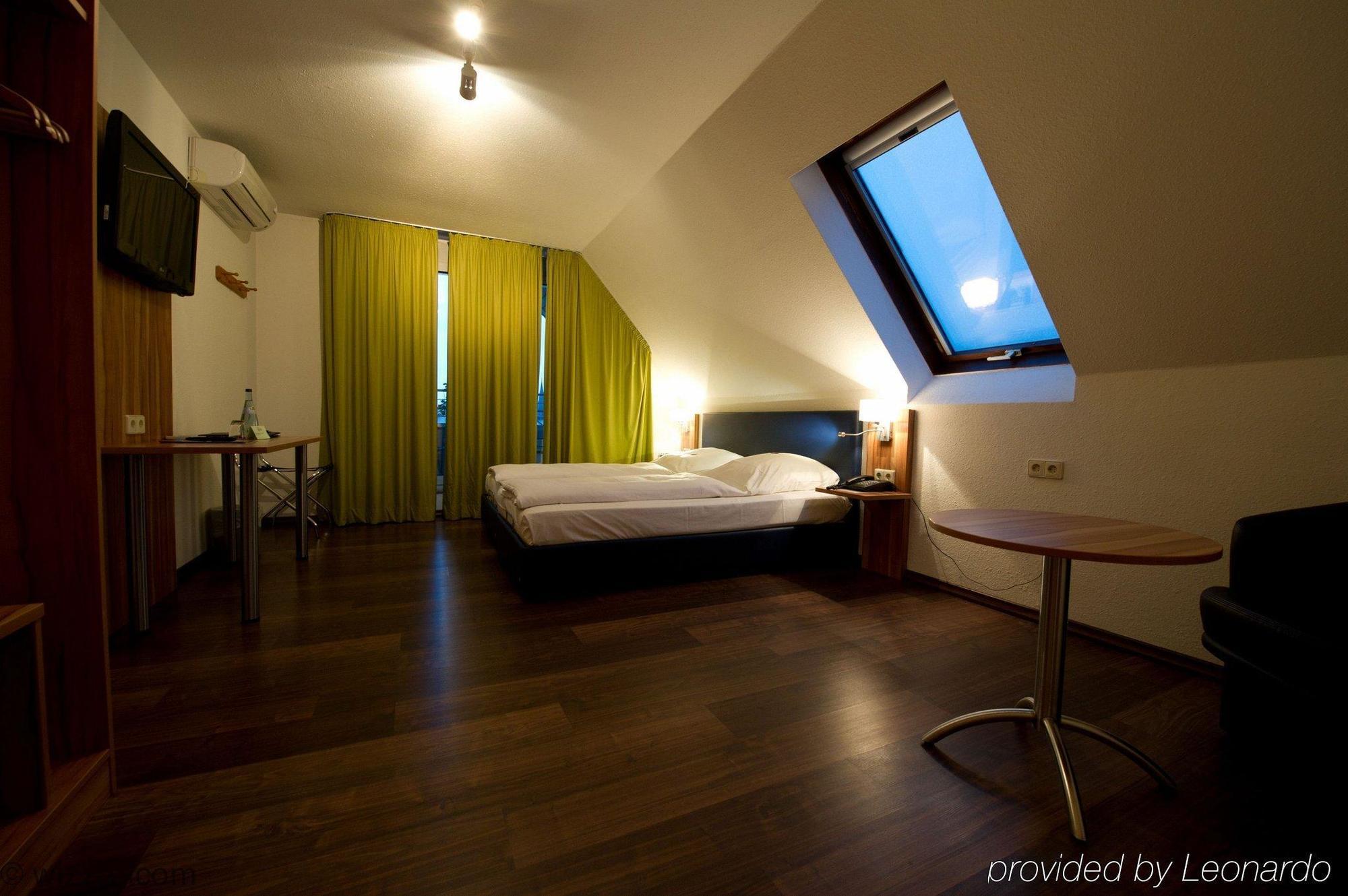 Hotel Domino Štutgart Exteriér fotografie
