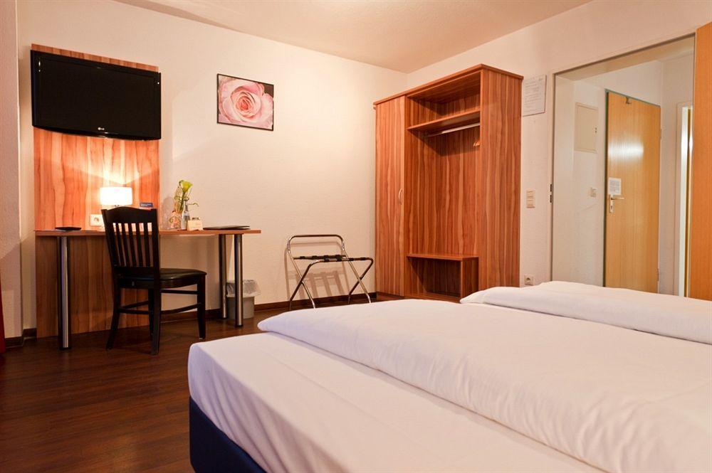 Hotel Domino Štutgart Exteriér fotografie